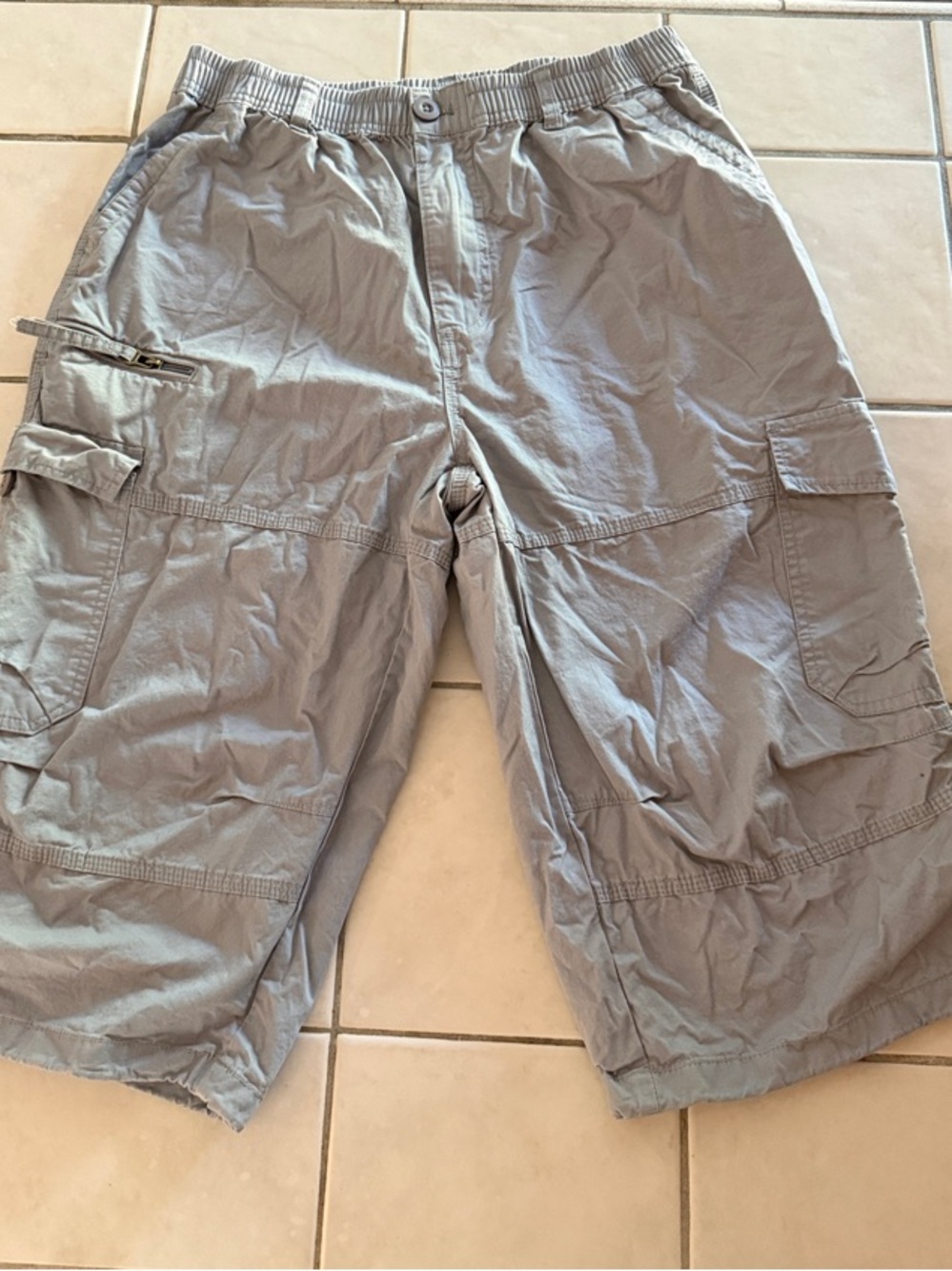 Light Gray Cargo Shorts - Relaxed Fit